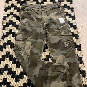 Sonoma size 18/20 camouflage pants. Stylish and comfy.